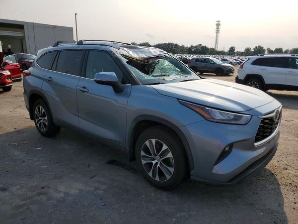 2020 TOYOTA HIGHLANDER XLE