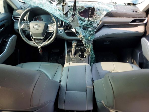 2020 TOYOTA HIGHLANDER XLE