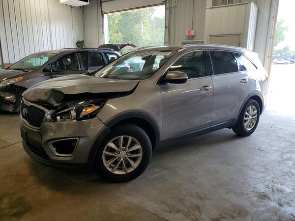 2016 KIA SORENTO L / LX