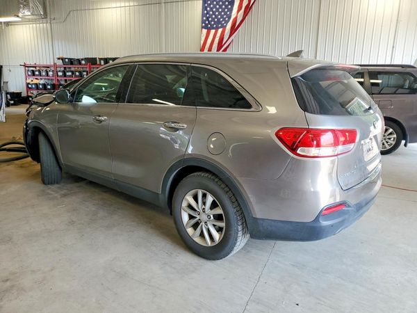 2016 KIA SORENTO L / LX