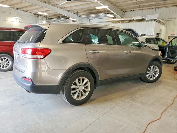 2016 KIA SORENTO L / LX
