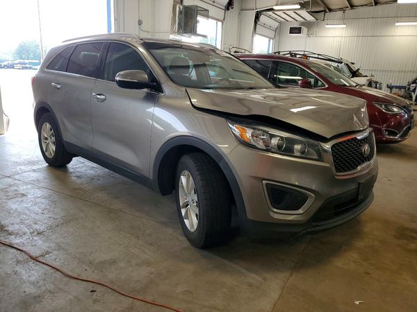 2016 KIA SORENTO L / LX