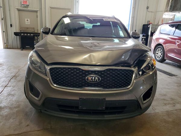 2016 KIA SORENTO L / LX