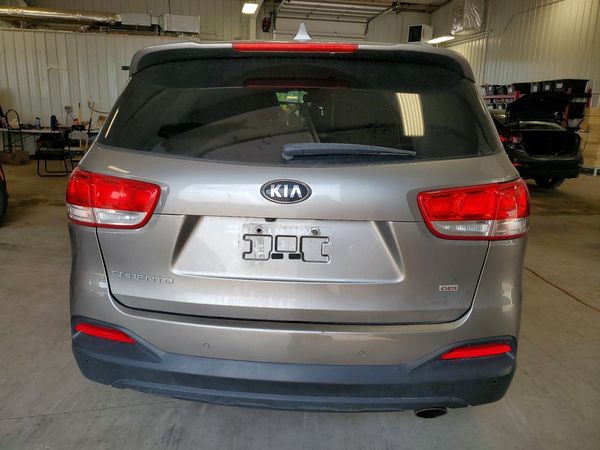 2016 KIA SORENTO L / LX