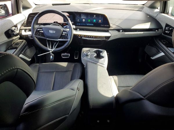 2025 CADILLAC OPTIQ