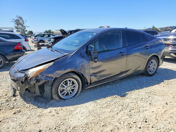 2017 TOYOTA PRIUS