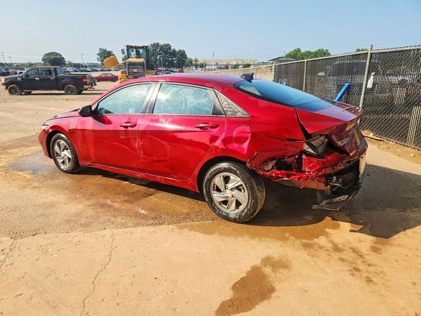 2024 HYUNDAI ELANTRA SE