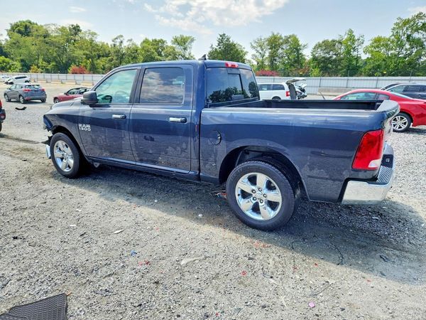 2015 RAM 1500 SLT