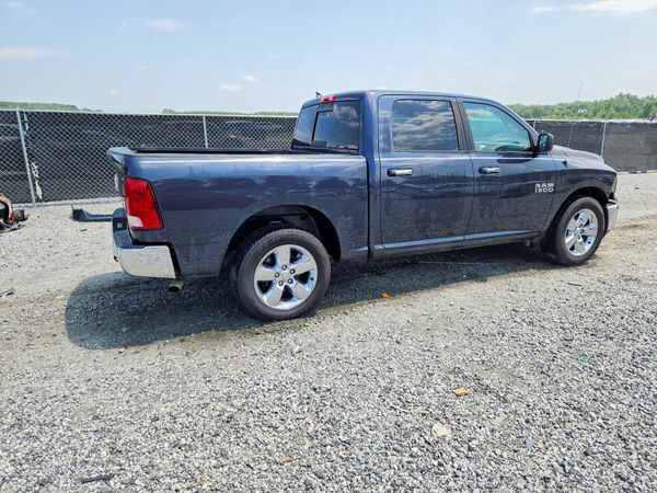 2015 RAM 1500 SLT