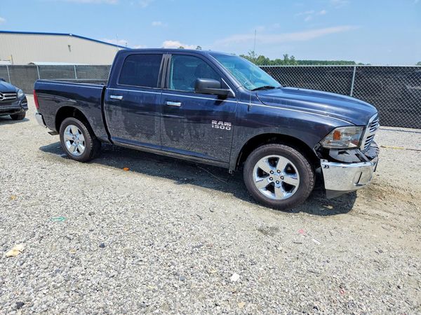 2015 RAM 1500 SLT