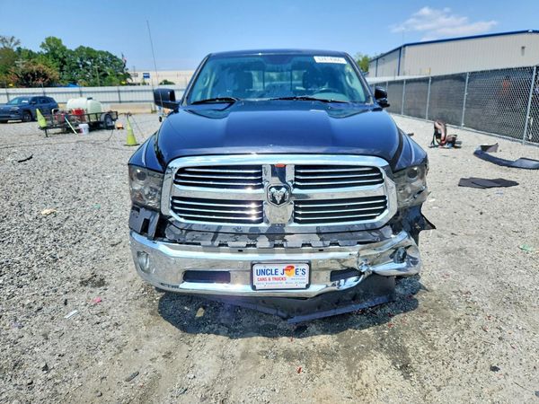 2015 RAM 1500 SLT
