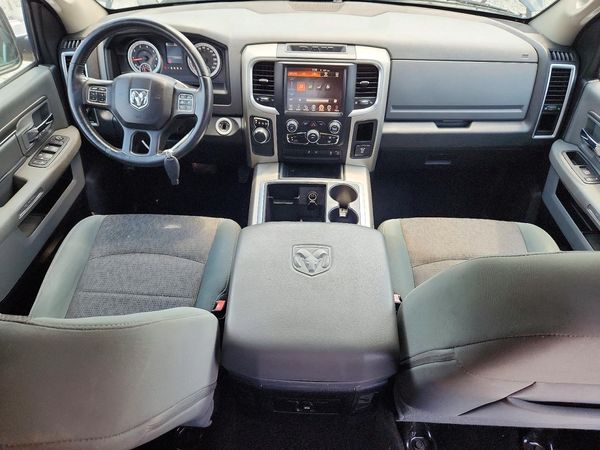 2015 RAM 1500 SLT