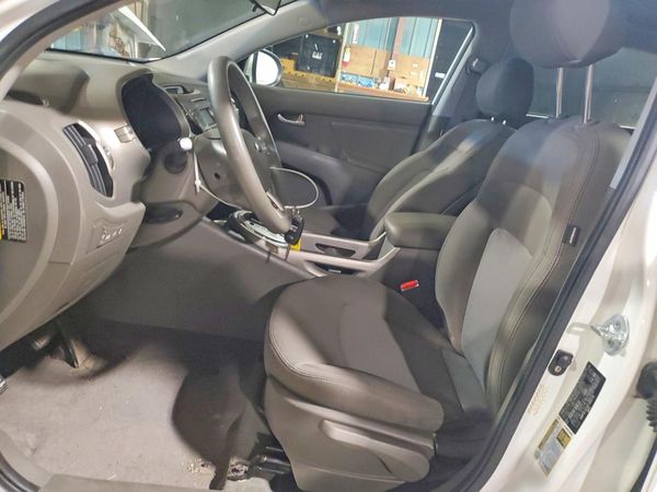 2015 KIA SPORTAGE GL - Middle-low