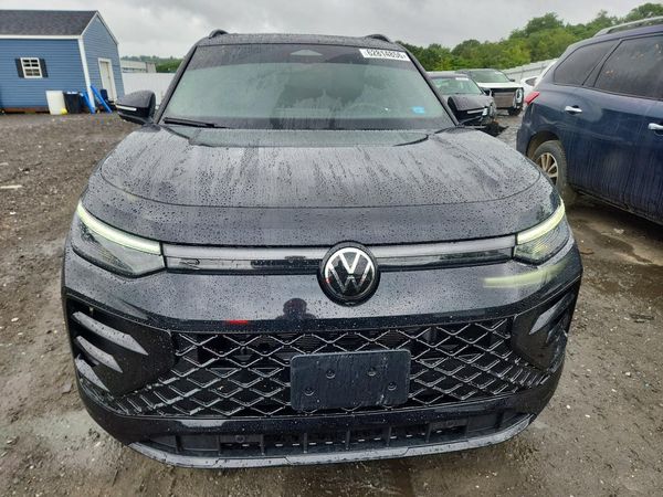 2025 VOLKSWAGEN TIGUAN 4 Motion SE R-Line Black