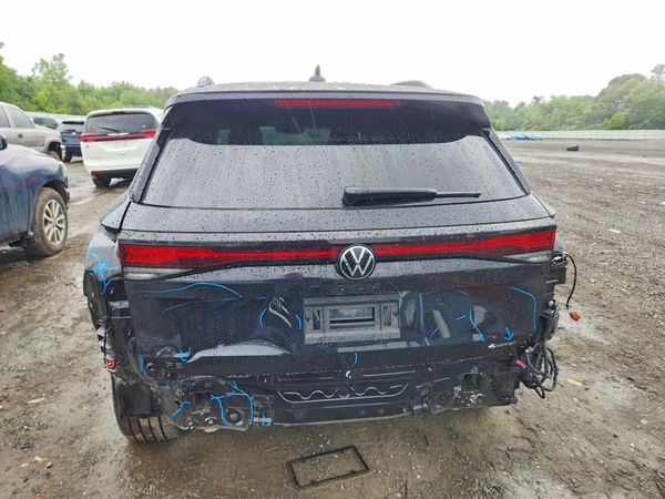 2025 VOLKSWAGEN TIGUAN 4 Motion SE R-Line Black