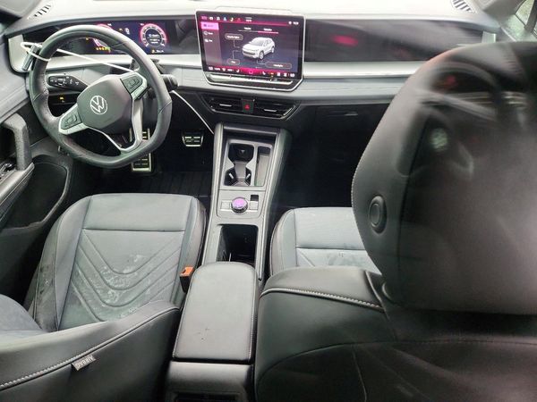 2025 VOLKSWAGEN TIGUAN 4 Motion SE R-Line Black
