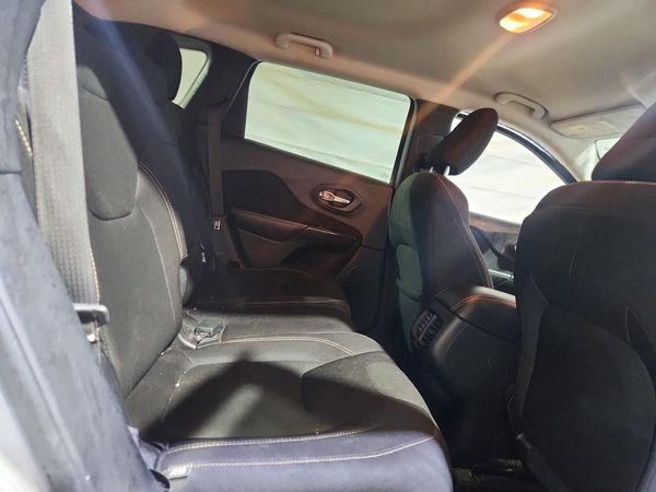 2015 JEEP CHEROKEE LATITUDE 4X4