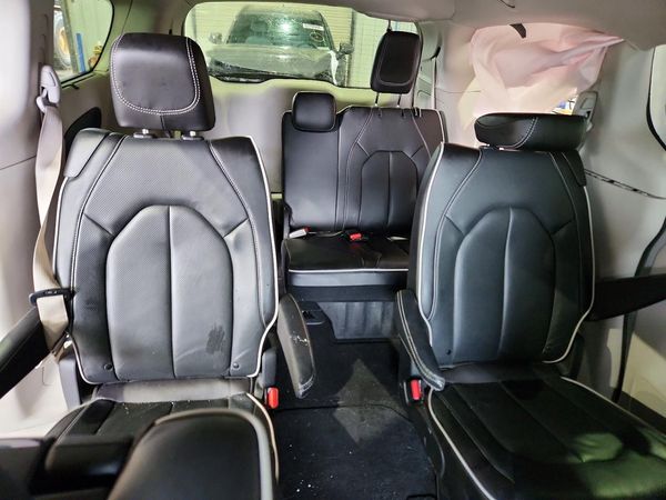 2024 CHRYSLER PACIFICA Limited — SUVN