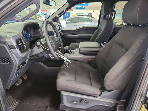 2025 FORD F150