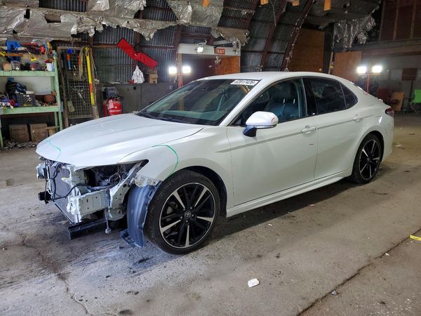 2018 TOYOTA CAMRY XSE — Front 3/4