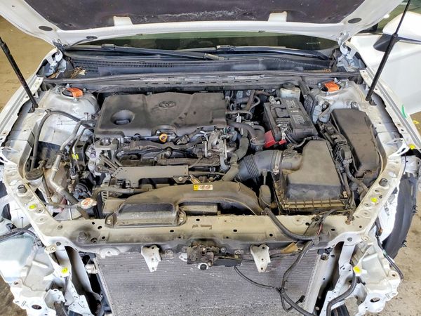 2018 TOYOTA CAMRY XSE — Engine bay