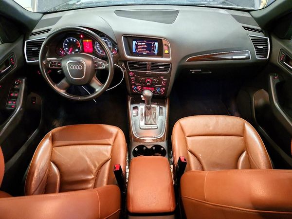 2012 AUDI Q5 Premium Plus