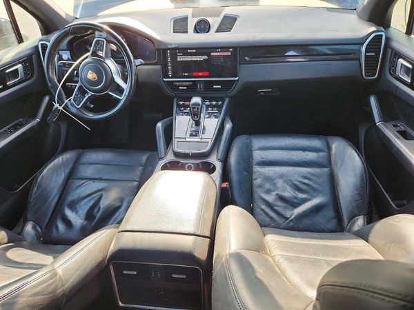 2019 PORSCHE CAYENNE