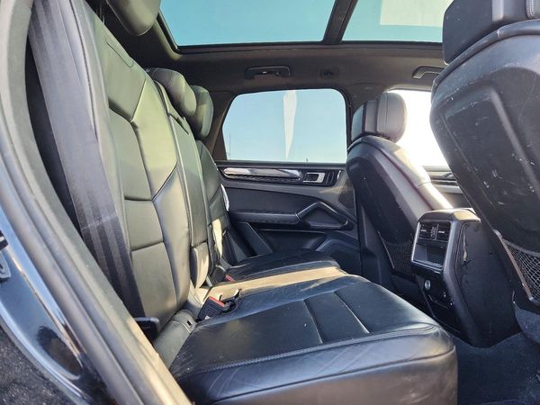2019 PORSCHE CAYENNE