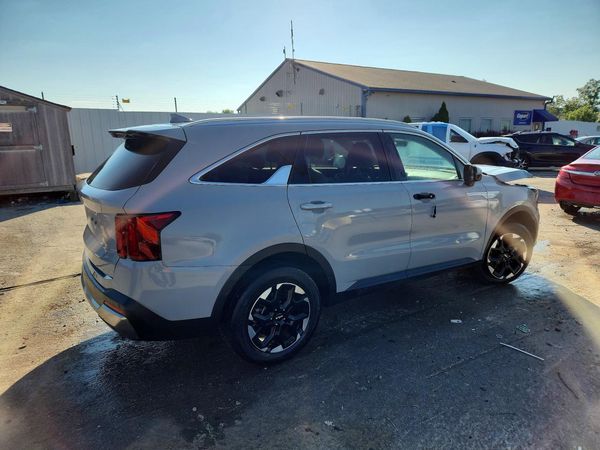 2025 KIA SORENTO