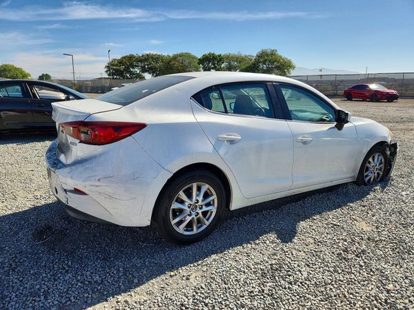 2015 MAZDA 3