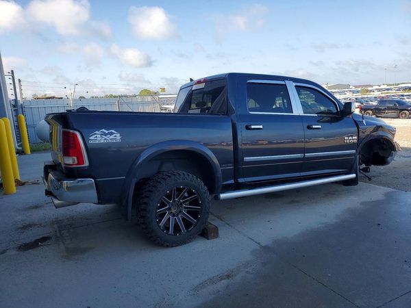 2015 RAM 1500 LARAMIE CREW CAB 4X4