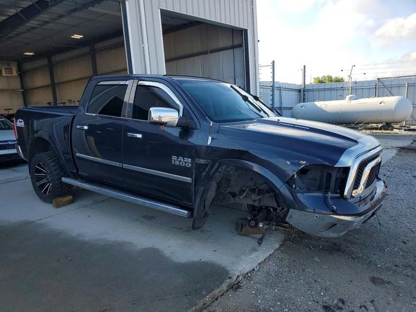 2015 RAM 1500 LARAMIE CREW CAB 4X4