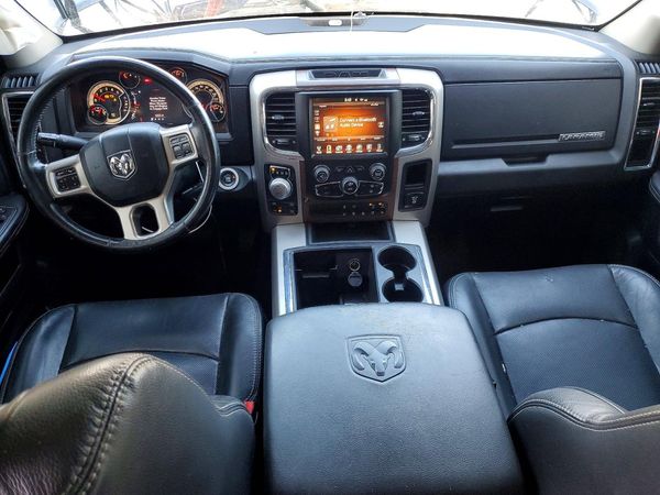 2015 RAM 1500 LARAMIE CREW CAB 4X4