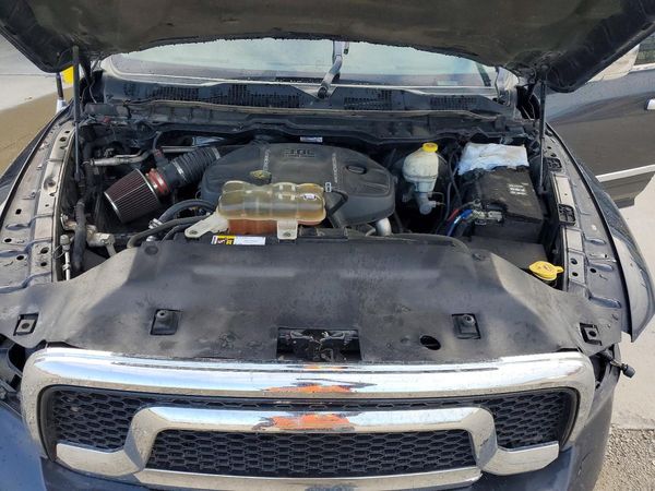 2015 RAM 1500 LARAMIE CREW CAB 4X4