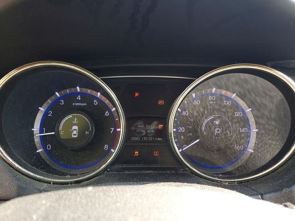 2012 HYUNDAI SONATA Middle level