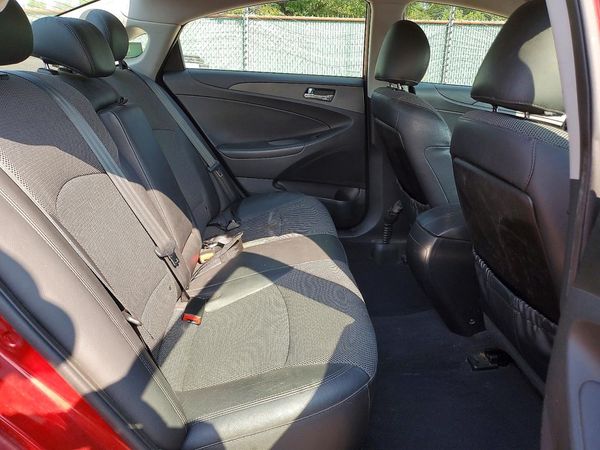 2012 HYUNDAI SONATA Middle level
