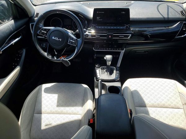2022 KIA SELTOS EX
