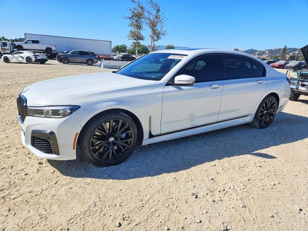 2022 BMW 740