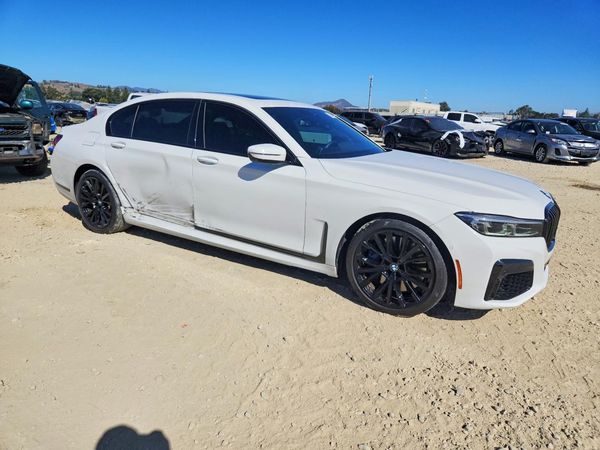 2022 BMW 740