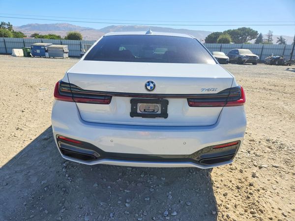 2022 BMW 740