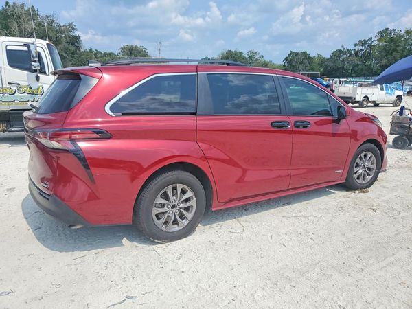 2021 TOYOTA SIENNA LE