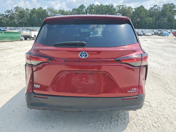 2021 TOYOTA SIENNA LE