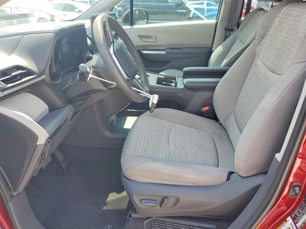 2021 TOYOTA SIENNA LE