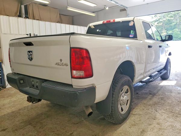2018 RAM 2500 ST CREW CAB 4X4