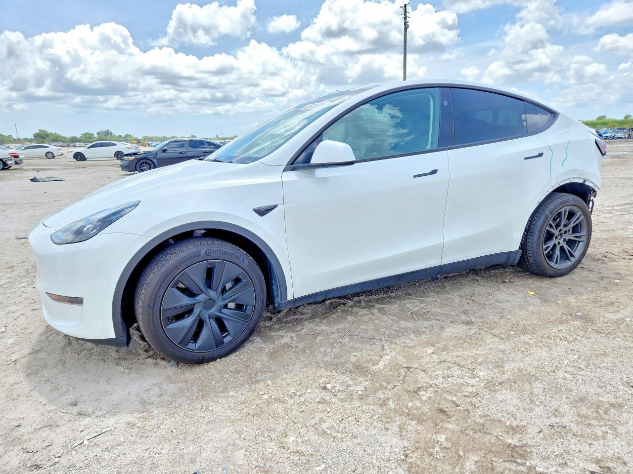 2024 TESLA MODEL Y