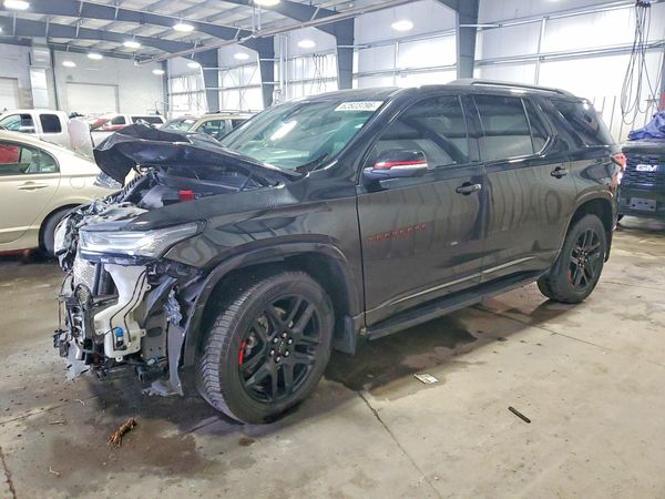 2023 CHEVROLET TRAVERSE Premier — Front 3/4