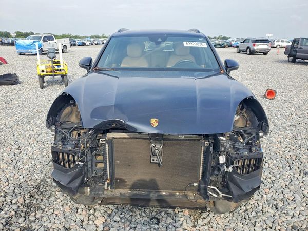 2021 PORSCHE CAYENNE