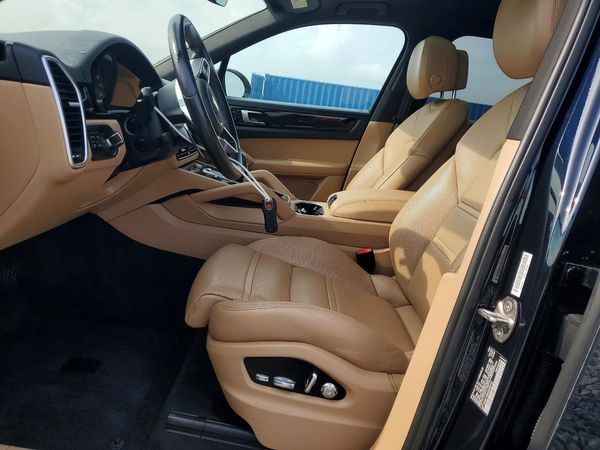 2021 PORSCHE CAYENNE