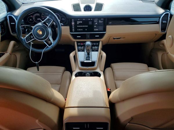 2021 PORSCHE CAYENNE