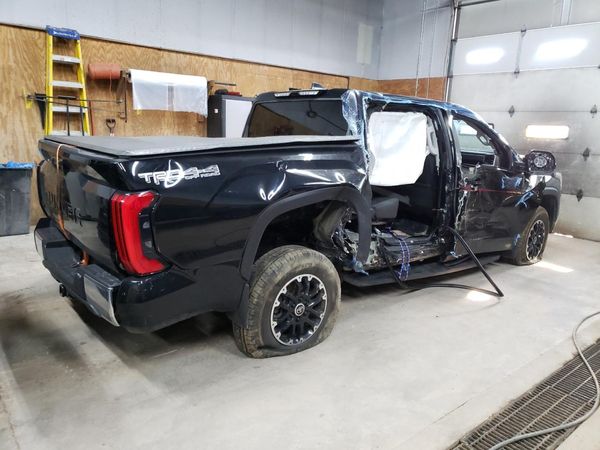 2024 TOYOTA TUNDRA SR5